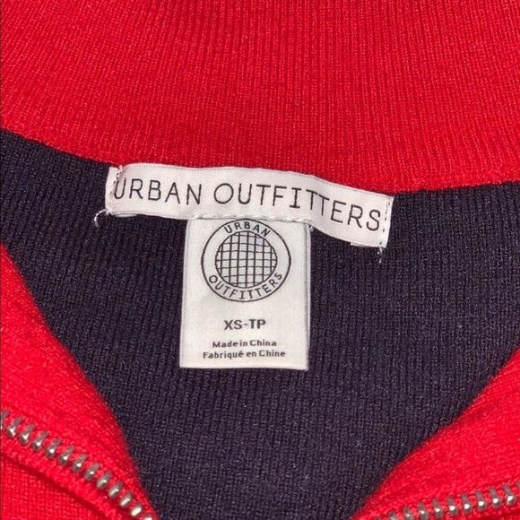 Used Urban Outfitters Men’s Sweater NWOT - Picture 3 of 5